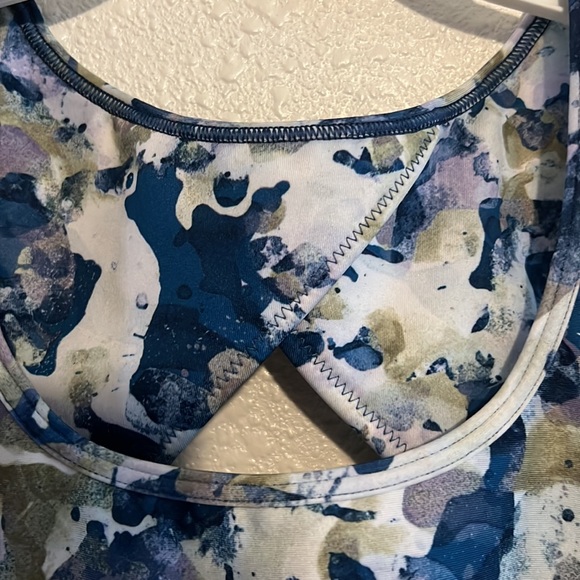 Gap crop top. - Picture 3 of 9